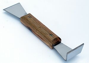 Стамеска оцинкована з дерев'яною ручкою 200 мм 116 фото