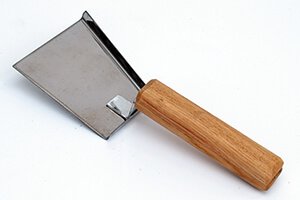 Скребок-лопатка з нержавіючої сталі, ручка дерев'яна 142 фото